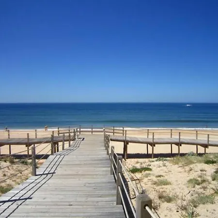 The Concierge - Modern Salgados Lejlighed *